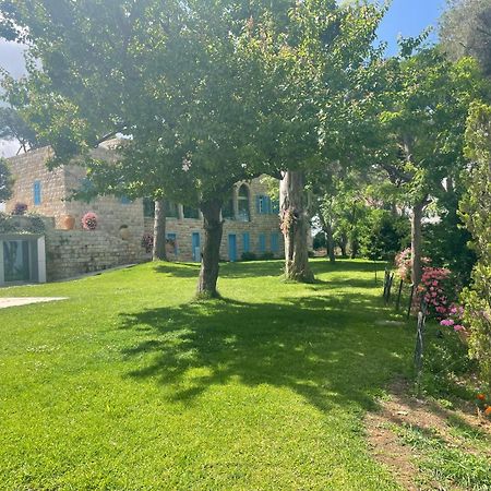 Hotel Al Bustan Beit Mery Buitenkant foto