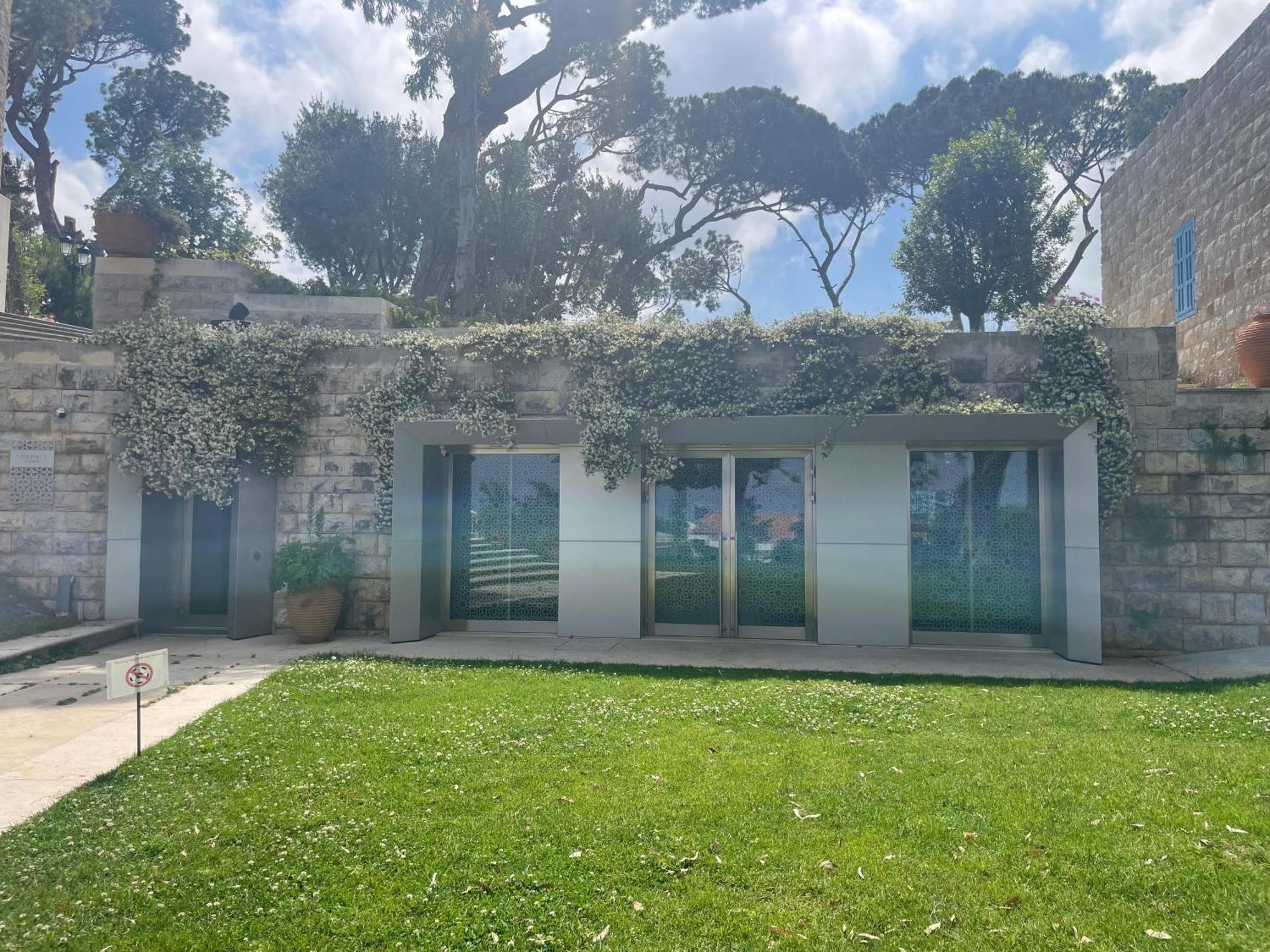 Hotel Al Bustan Beit Mery Buitenkant foto