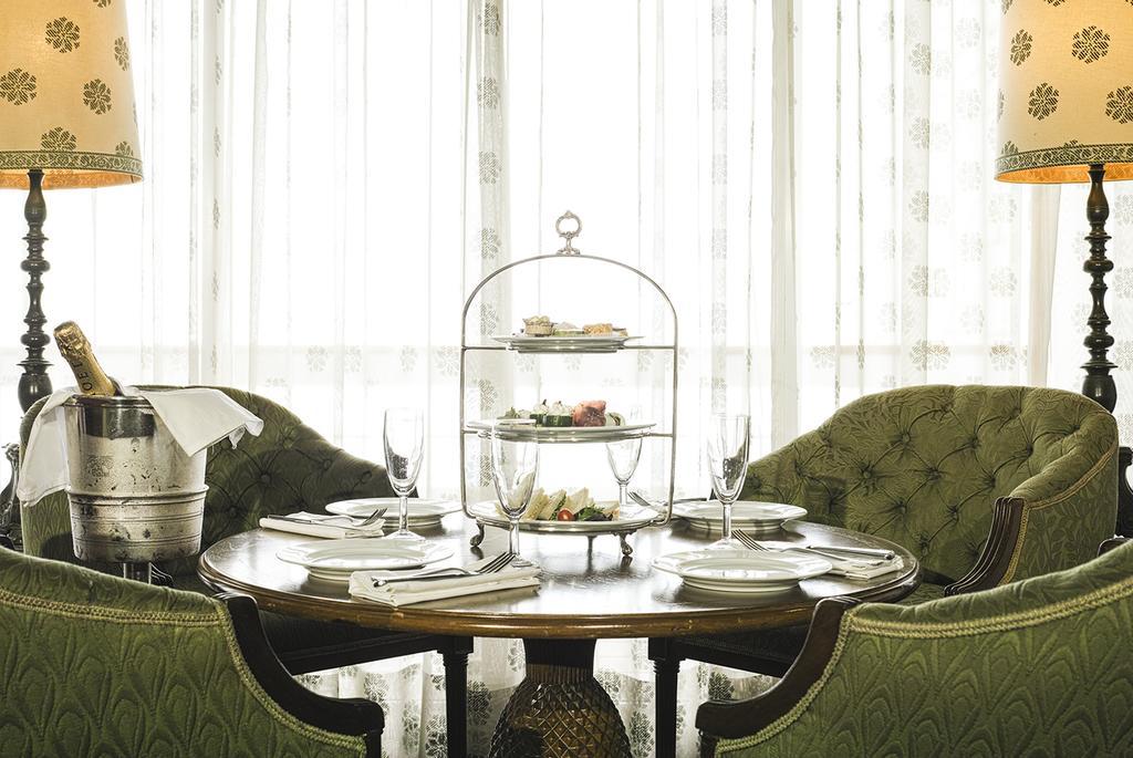 Hotel Al Bustan Beit Mery Buitenkant foto