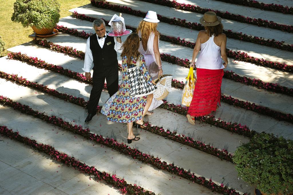 Hotel Al Bustan Beit Mery Buitenkant foto