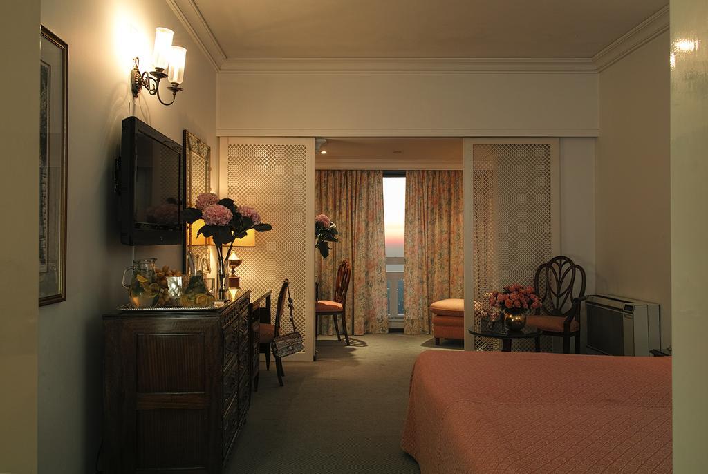 Hotel Al Bustan Beit Mery Buitenkant foto